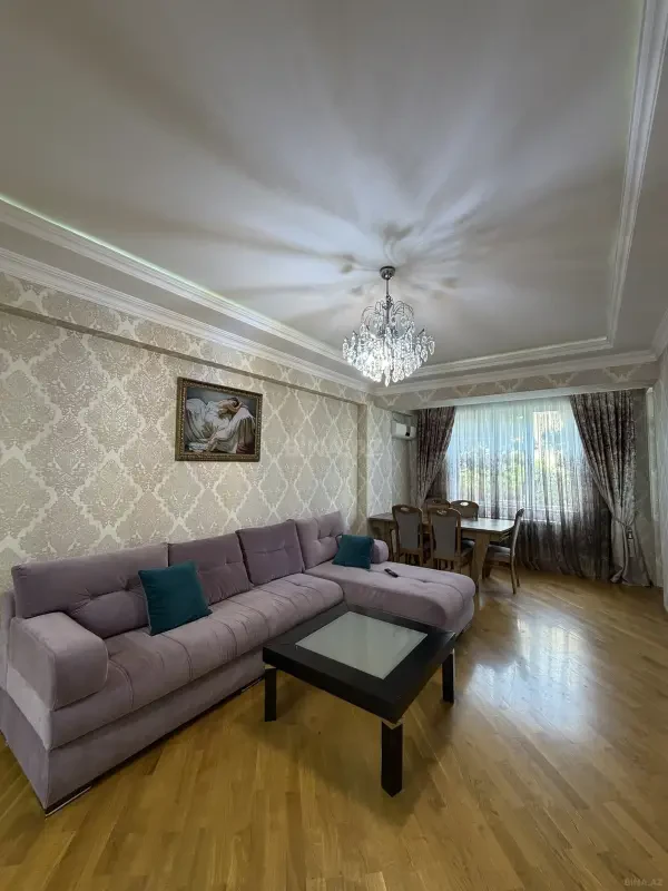 Kirayə verilir 2 otaqlı mənzil 70 m²