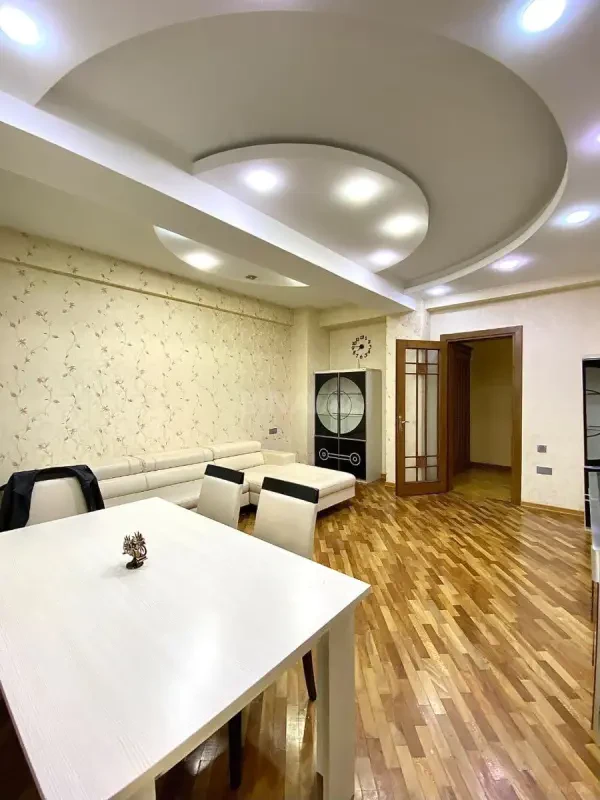 Satılır 2 otaqlı mənzil 80 m²