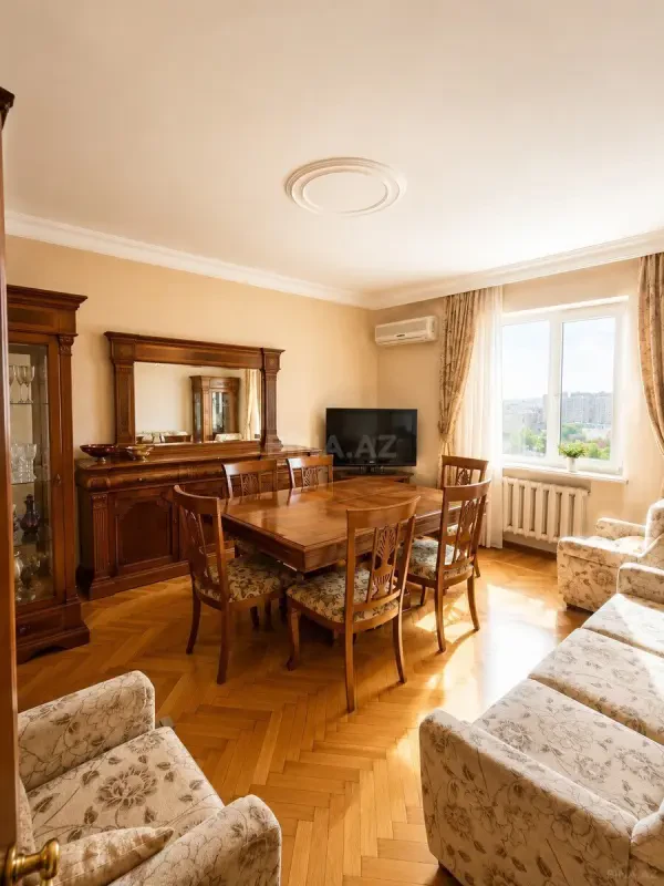 Satılır 4 otaqlı mənzil 105 m²