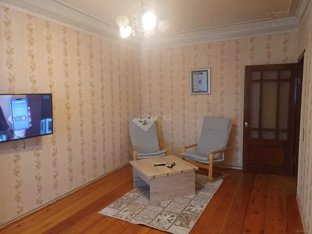 Kirayə verilir 2 otaqlı mənzil 60 m²