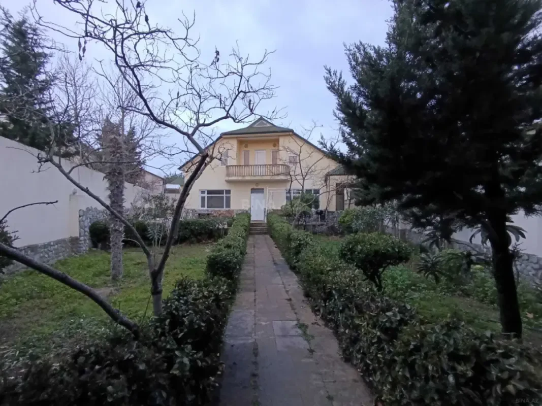 Satılır 6 otaqlı həyət evi 197 m²