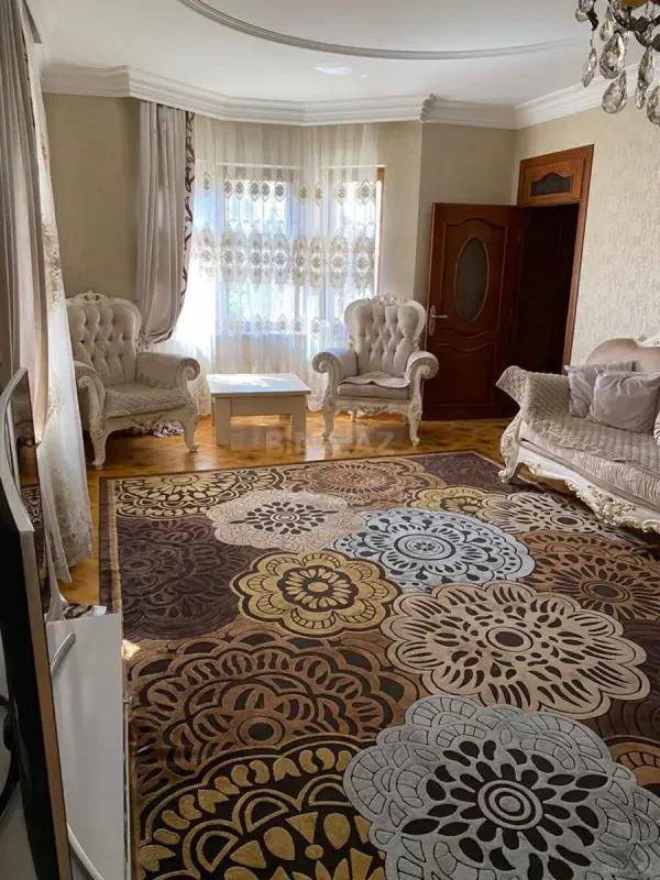 Satılır 6 otaqlı həyət evi 280 m²