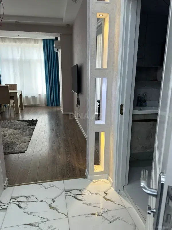 Kirayə verilir 2 otaqlı mənzil 70 m²