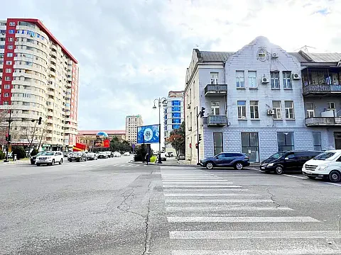 Kirayə verilir obyekt 200 m² — Bakı, Xətai 200.00 m²