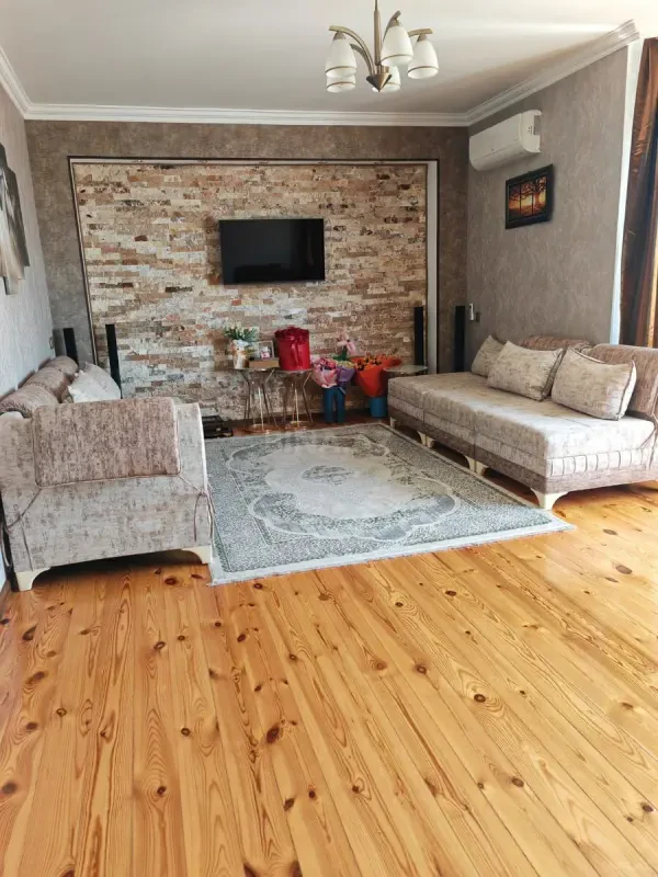 Satılır 3 otaqlı mənzil 105 m²