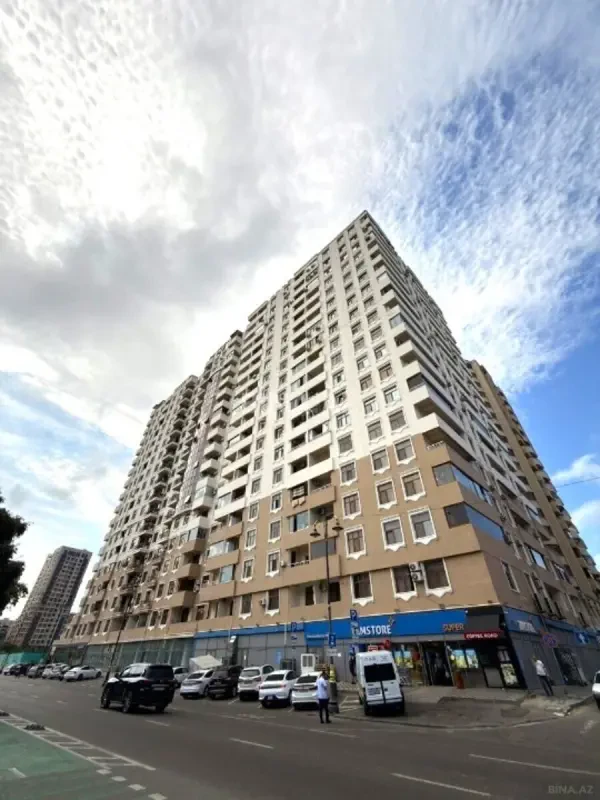 Satılır 3 otaqlı mənzil 145 m²