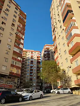 Satılır 3 otaqlı mənzil 130 m² — Bakı, Həzi Aslanov qəs. 3 otaq 130.00 m²