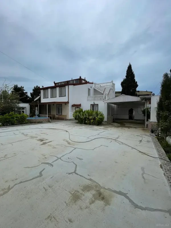 Kirayə verilir 4 otaqlı həyət evi 200 m²