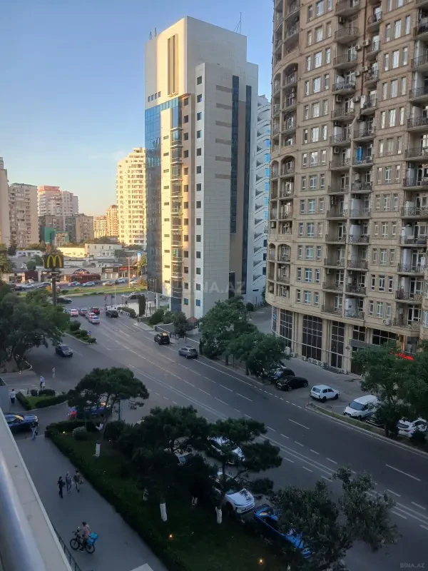 Kirayə verilir 3 otaqlı mənzil 110 m²