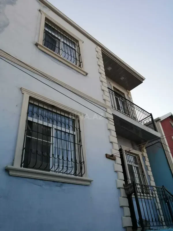 Satılır 4 otaqlı həyət evi 160 m²