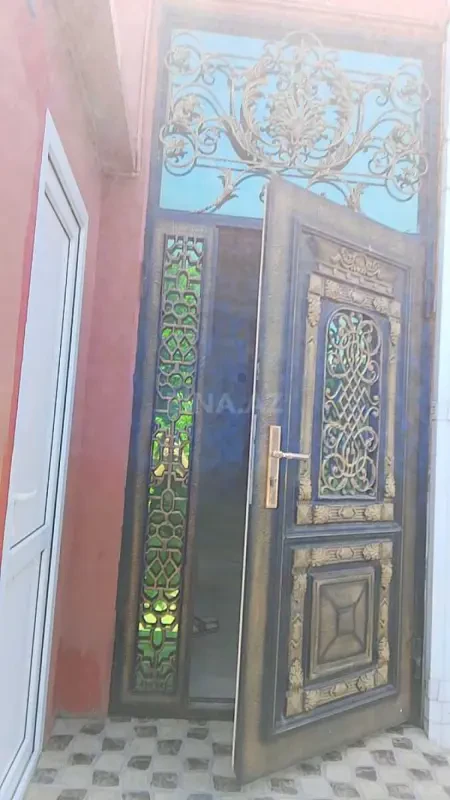 Satılır 6 otaqlı həyət evi 185 m²