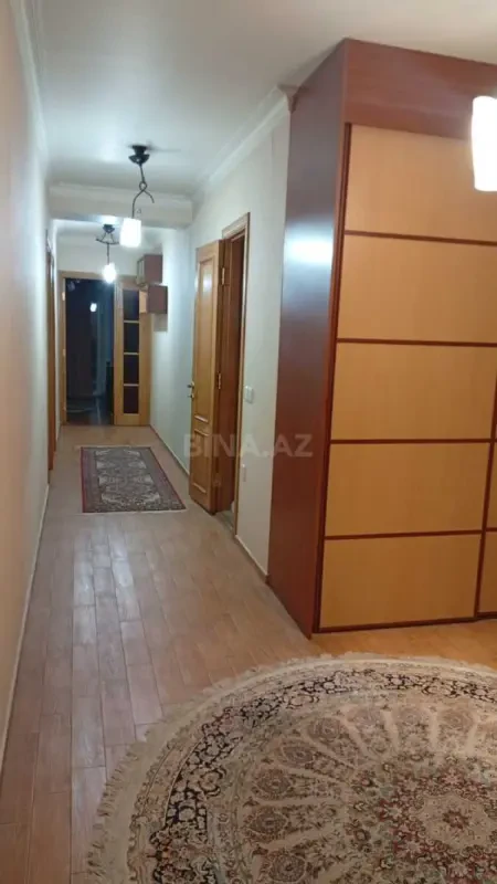 Kirayə verilir 4 otaqlı mənzil 120 m²
