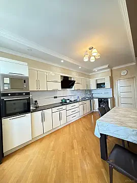 Kirayə verilir 3 otaqlı mənzil 135 m² — Bakı, İnşaatçılar 3 otaq 135.00 m²