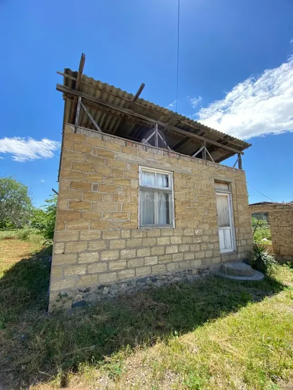 Satılır 2 otaqlı həyət evi 120 m²
