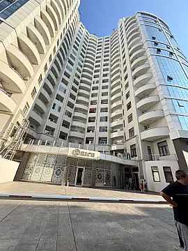 Satılır 3 otaqlı mənzil 136 m² — Bakı 3 otaq 136.00 m²
