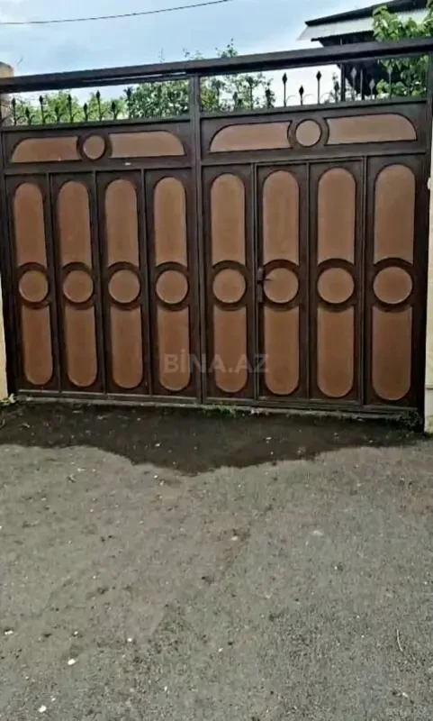 Satılır 6 otaqlı həyət evi 243 m²