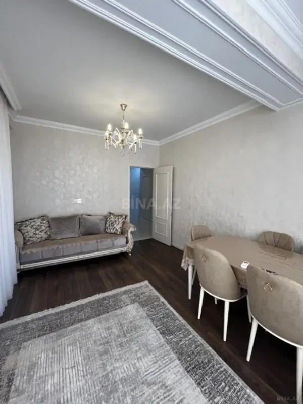 Kirayə verilir 2 otaqlı mənzil 90 m²