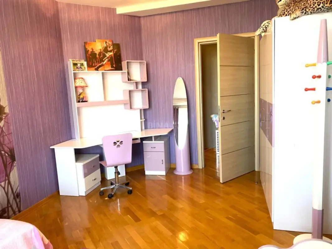 Kirayə verilir 3 otaqlı mənzil 160 m²