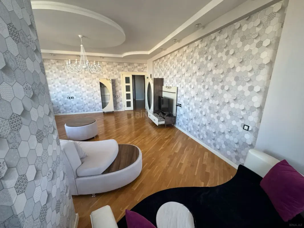 Kirayə verilir 4 otaqlı mənzil 200 m²