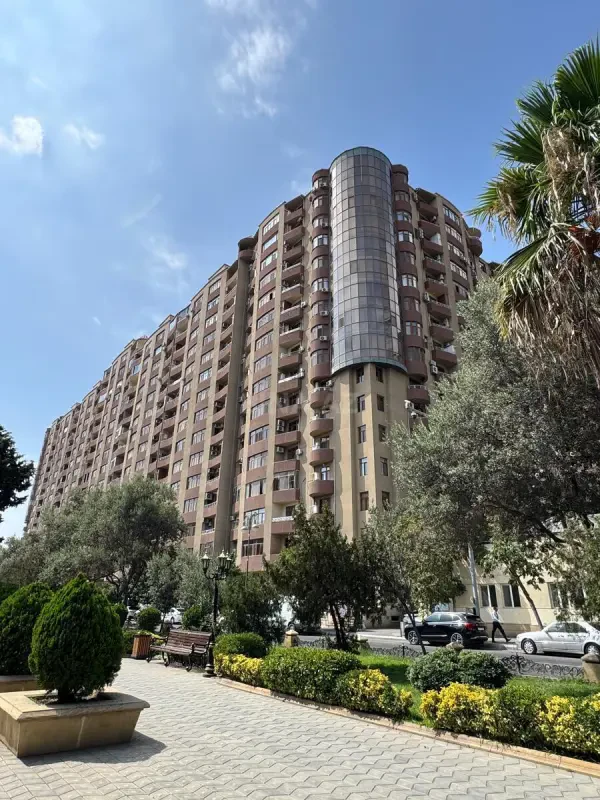 Kirayə verilir 2 otaqlı mənzil 67 m²