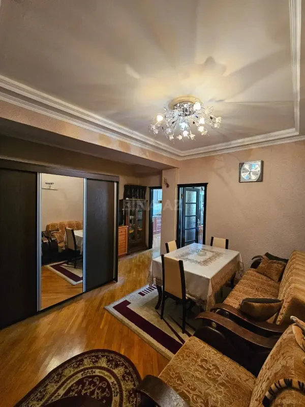 Kirayə verilir 2 otaqlı mənzil 65 m²