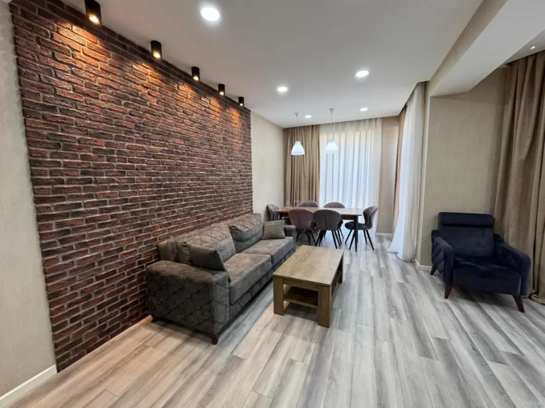 Kirayə verilir 2 otaqlı mənzil 100 m²