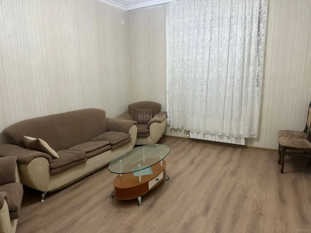 Kirayə verilir 2 otaqlı mənzil 80 m²