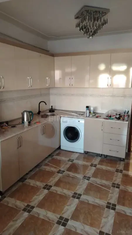 Satılır 4 otaqlı mənzil 100 m²