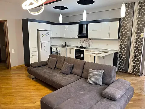 Kirayə verilir 3 otaqlı mənzil 130 m² — Bakı, Nərimanov 3 otaq 130.00 m²