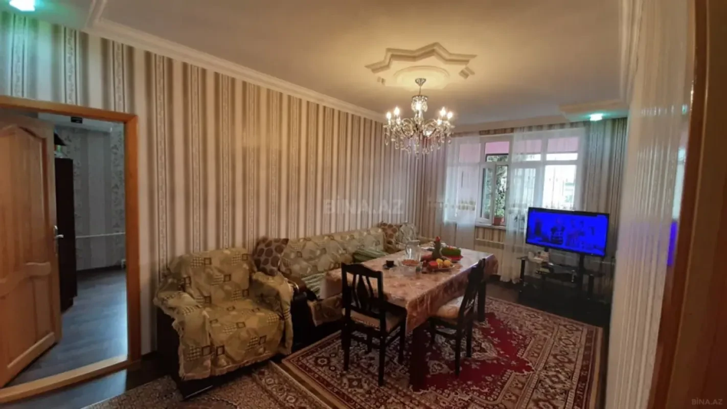 Satılır 5 otaqlı mənzil 110 m²