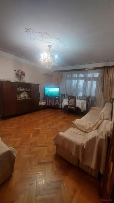Satılır 4 otaqlı mənzil 100 m²