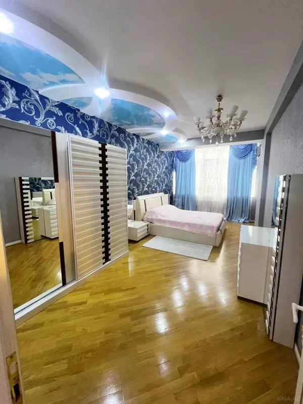 Kirayə verilir 2 otaqlı mənzil 86 m²