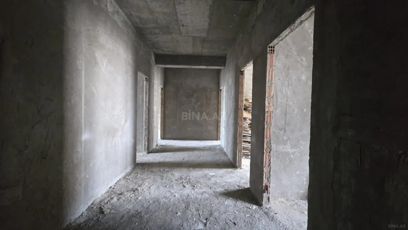 Satılır 4 otaqlı mənzil 150 m²