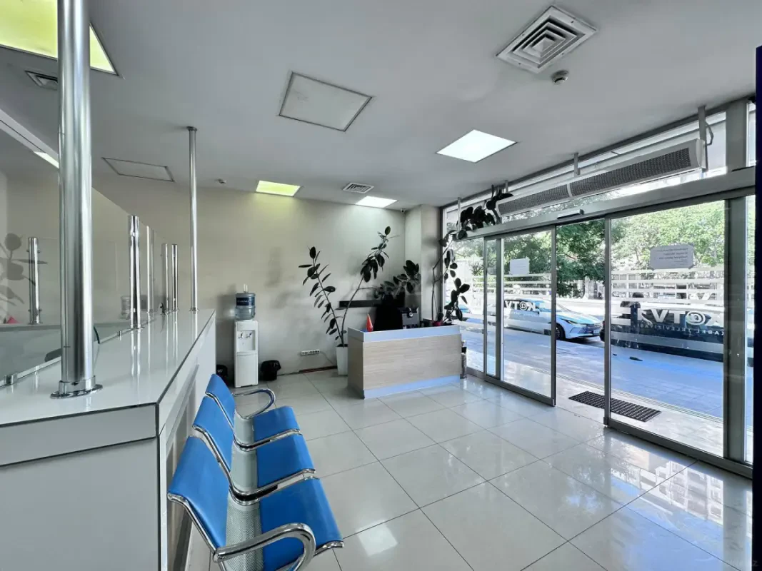 Kirayə verilir 20 otaqlı ofis 1200 m²