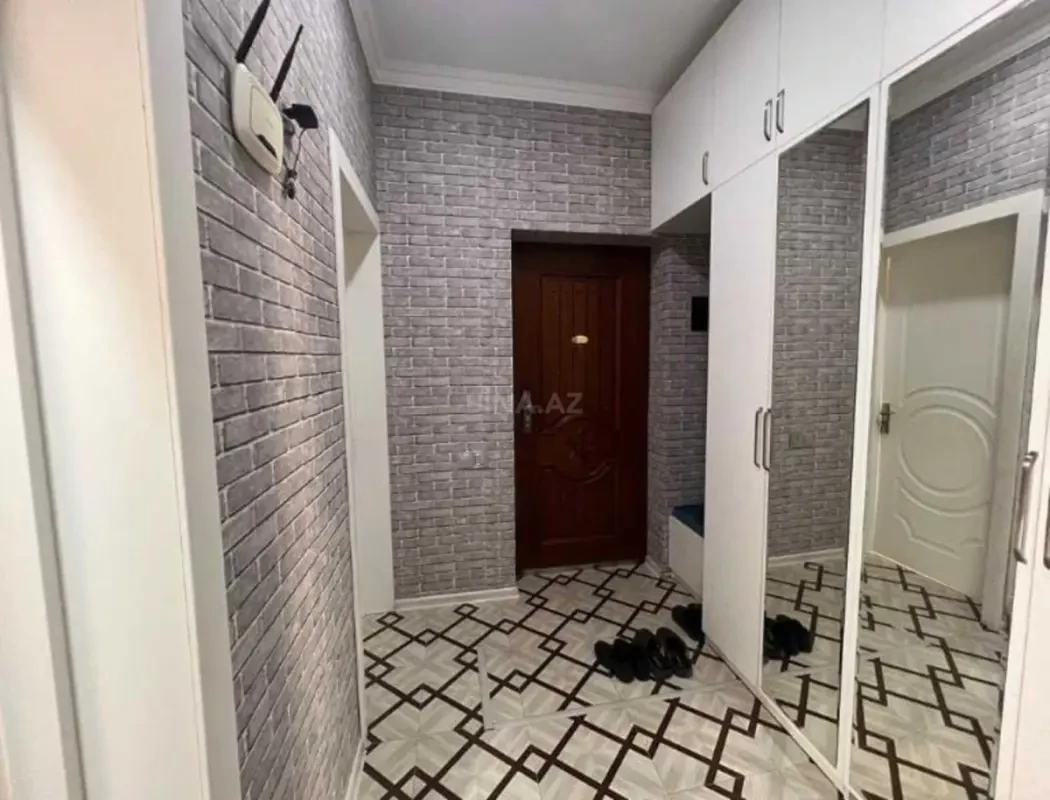 Satılır 4 otaqlı mənzil 83 m²
