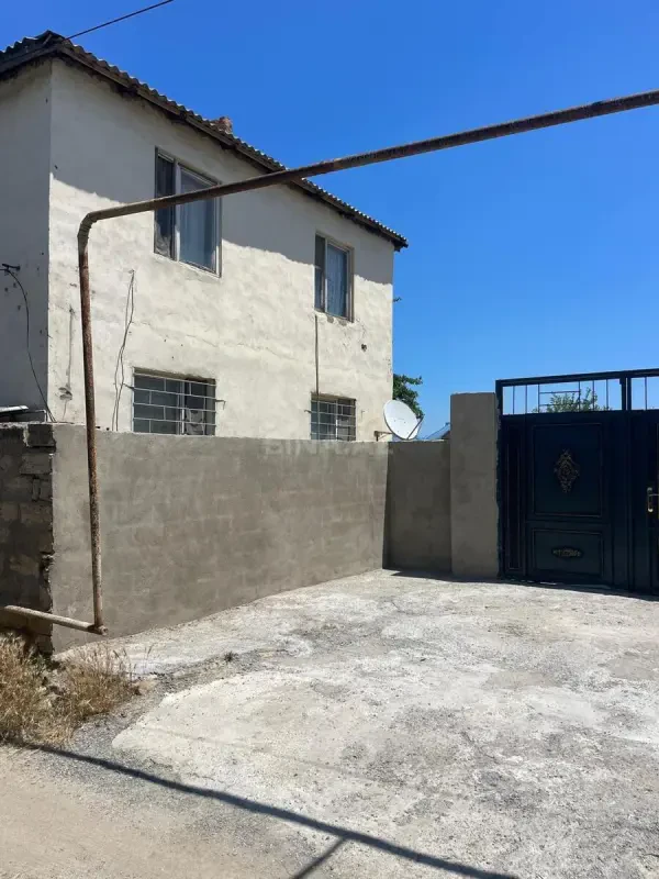 Satılır 5 otaqlı həyət evi 220 m²