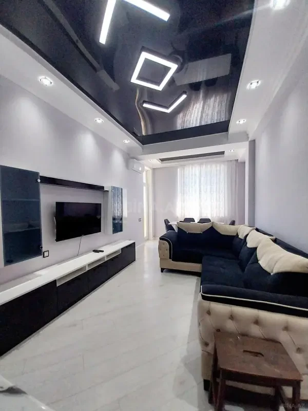 Kirayə verilir 2 otaqlı mənzil 70 m²