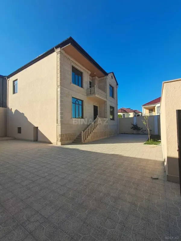 Satılır 6 otaqlı həyət evi 250 m²