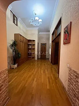 Kirayə verilir 8 otaqlı həyət evi 500 m² — Bakı, Badamdar 8 otaq 500.00 m²