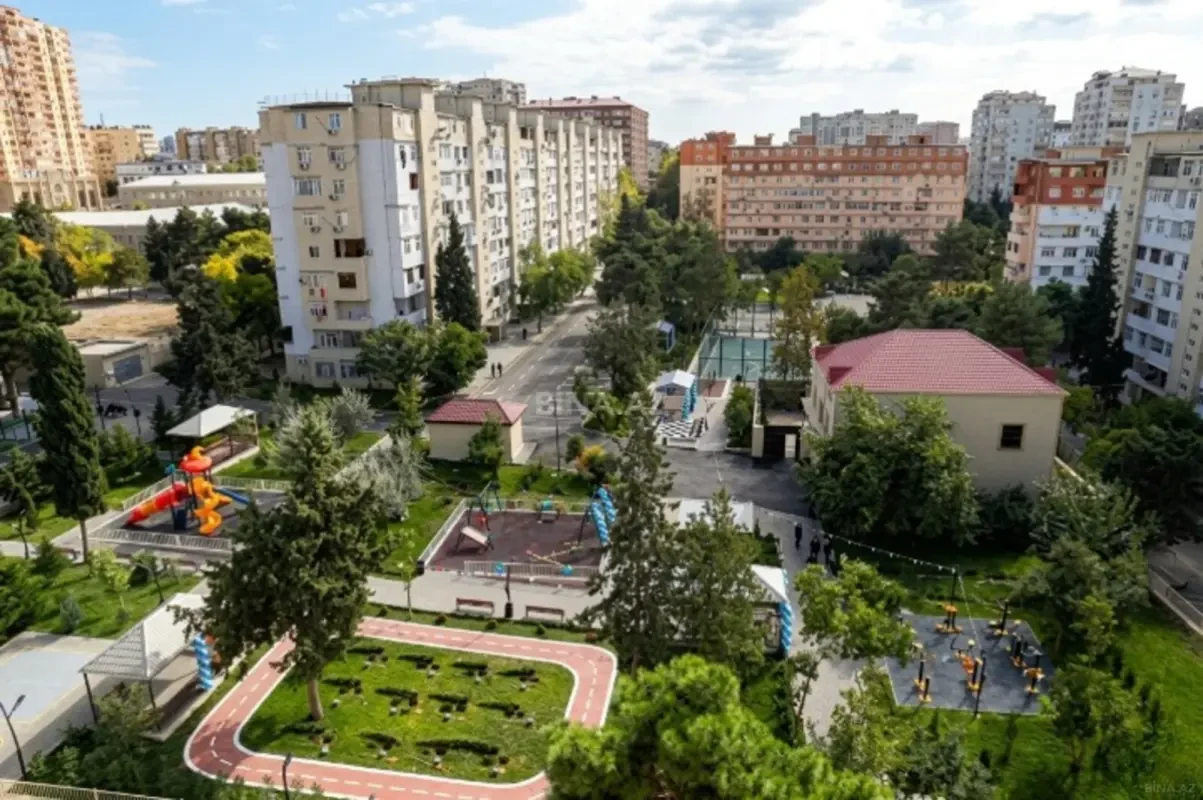 Satılır 4 otaqlı mənzil 110 m²