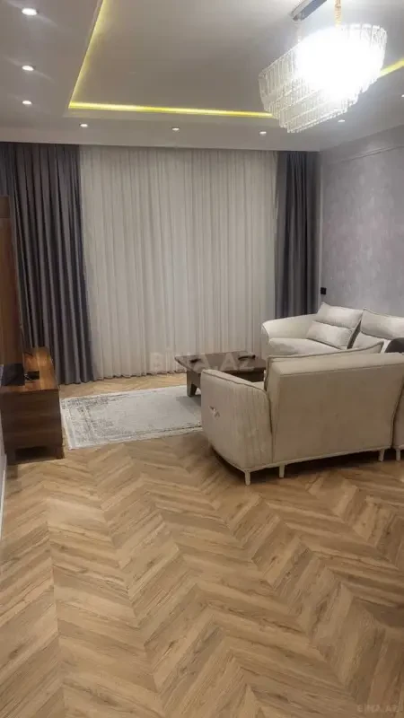 Kirayə verilir 2 otaqlı mənzil 75 m²