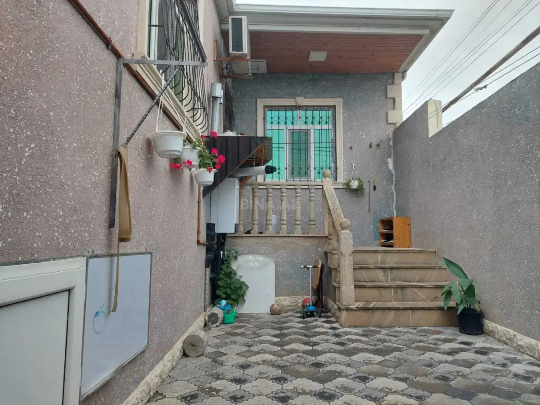 Satılır 2 otaqlı həyət evi 72 m²