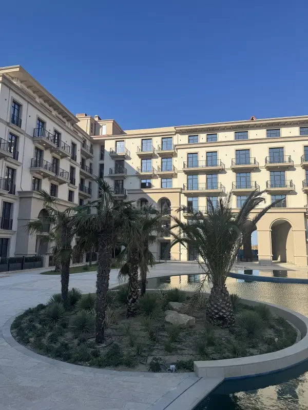 Satılır 2 otaqlı mənzil 111 m²