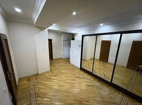 Kirayə verilir 3 otaqlı mənzil 120 m² — Bakı, İnşaatçılar 3 otaq 120.00 m²
