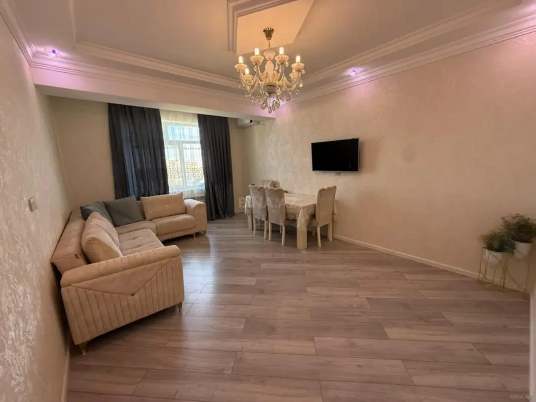 Kirayə verilir 2 otaqlı mənzil 80 m²