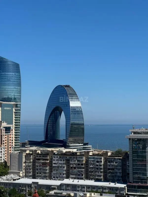 Satılır 2 otaqlı mənzil 85 m²