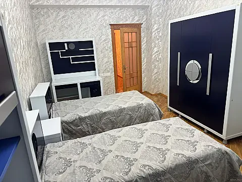 Kirayə verilir 3 otaqlı mənzil 140 m² — Bakı 3 otaq 140.00 m²