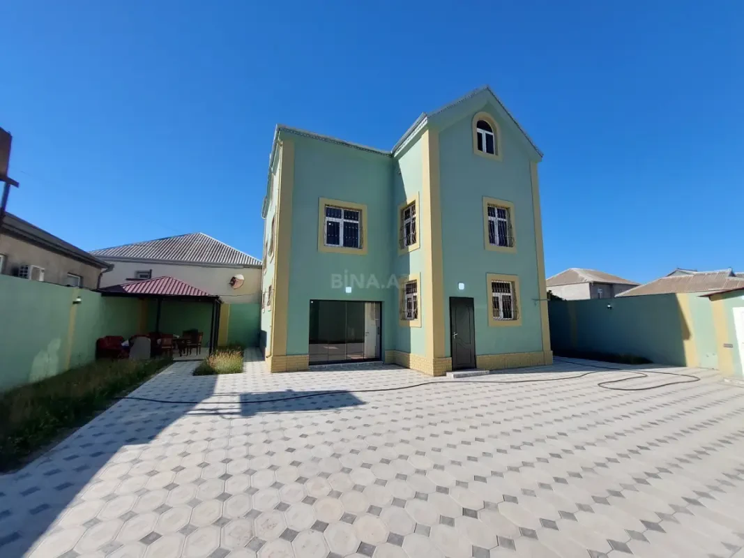 Satılır 7 otaqlı həyət evi 300 m²