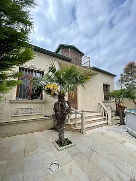 Satılır 4 otaqlı həyət evi 180 m² — Bakı 4 otaq 180.00 m²