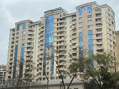 Kirayə verilir 4 otaqlı mənzil 120 m² — Bakı, Nərimanov 4 otaq 120.00 m²